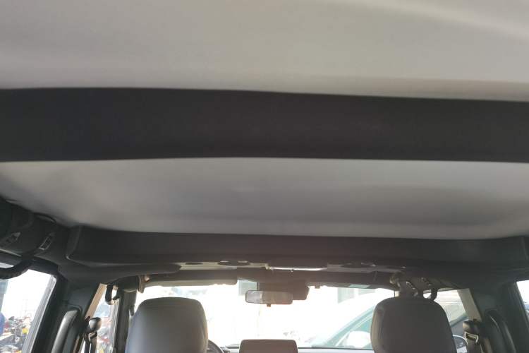 Used BAIC Off-Road BJ40 2021 2.0D Automatic Four-Wheel Drive Blade Hero Edition Adventurer Model (with Front and Rear Electronic Locks) Headliner