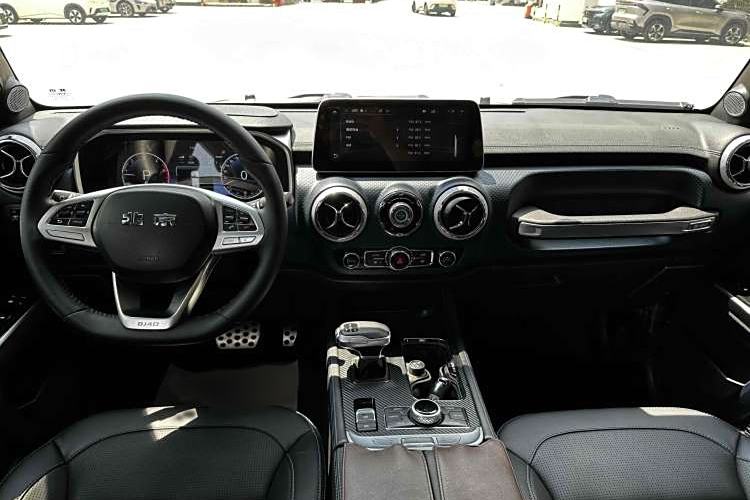 Used BAIC Off-Road BJ40 2021 2.0D Automatic Four-Wheel Drive Blade Hero Edition Adventurer Type Interior 2