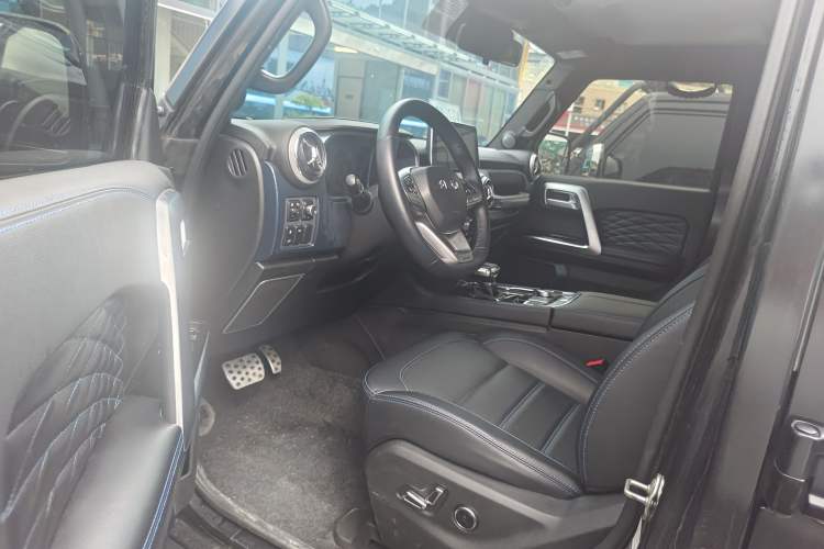 Used BAIC Off-Road BJ40 2021 2.0D Automatic Four-Wheel Drive Blade Hero Edition Adventurer Type Interior 3