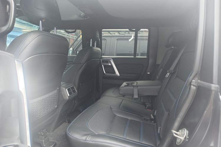 Used BAIC Off-Road BJ40 2021 2.0D Automatic Four-Wheel Drive Blade Hero Edition Adventurer Type Interior 4
