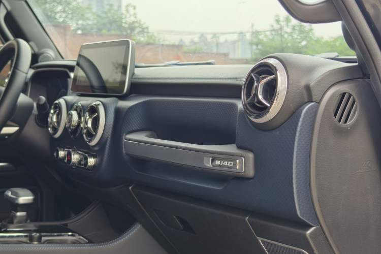 Used BAIC Off-Road BJ40 2021 2.0D Automatic Four-Wheel Drive Blade Hero Edition Adventurer Type Interior 6