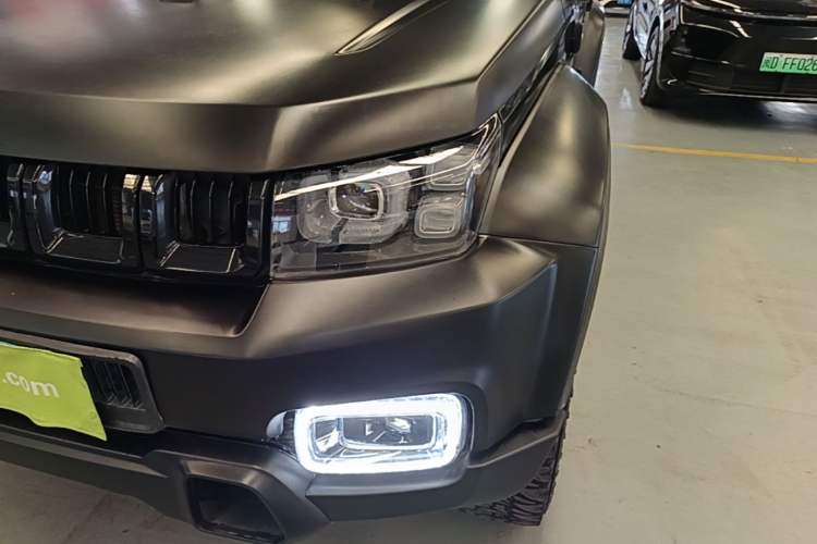 Used BAIC Off-Road BJ40 2021 2.0D Automatic Four-Wheel Drive Blade Hero Edition Adventurer Model (with Front and Rear Electronic Locks) Left Front Headlight