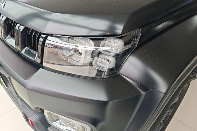 Used BAIC Off-Road BJ40 2021 2.0D Automatic Four-Wheel Drive Blade Hero Edition Adventurer Type Left Front Headlight
