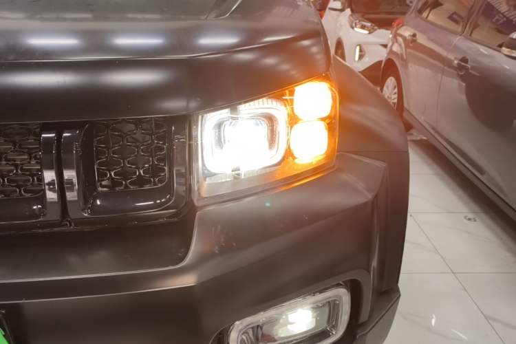 Used BAIC Off-Road BJ40 2021 2.3T Automatic Four-Wheel Drive Blade Hero Edition Supreme Version Left Front Headlight