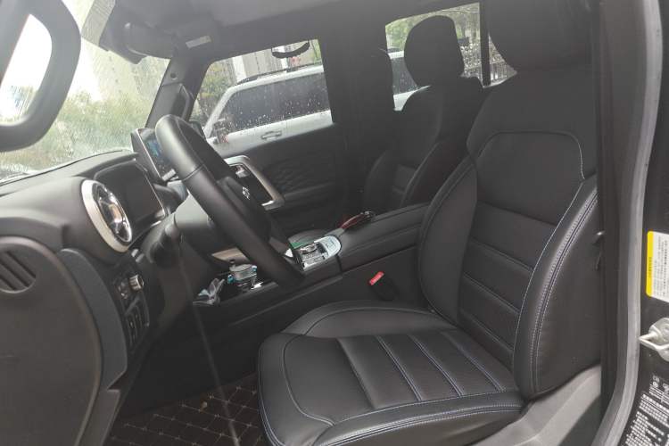 Used BAIC Off-Road BJ40 2021 2.0D Automatic Four-Wheel Drive Blade Hero Edition Adventurer Type Left Front Seat