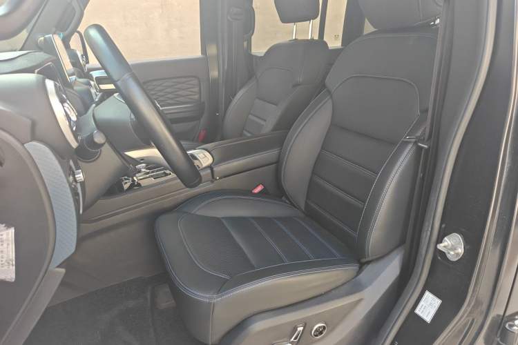 Used BAIC Off-Road BJ40 2021 2.3T Automatic Four-Wheel Drive Blade Hero Edition Supreme Version Left Front Seat