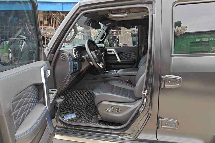 Used BAIC Off-Road BJ40 2021 2.0D Automatic Four-Wheel Drive Blade Hero Edition Adventurer Type Left Front Seat