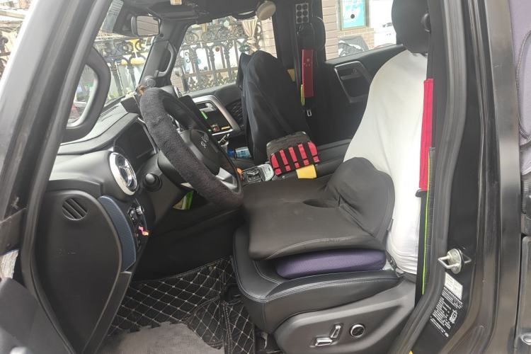 Used BAIC Off-Road BJ40 2021 2.0D Automatic Four-Wheel Drive Blade Hero Edition Adventurer Type Left Front Seat