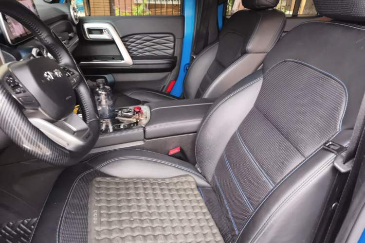 Used BAIC Off-Road BJ40 2021 2.0D Automatic Four-Wheel Drive Blade Hero Edition Adventurer Type Left Front Seat