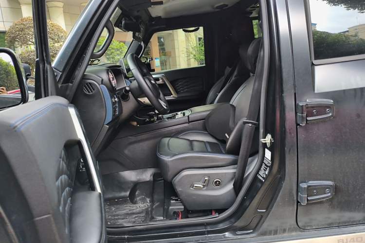 Used BAIC Off-Road BJ40 2021 2.0D Automatic Four-Wheel Drive Blade Hero Edition Adventurer Type Left Front Seat