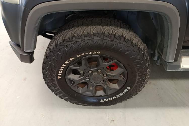 Used BAIC Off-Road BJ40 2021 2.0D Automatic Four-Wheel Drive Blade Hero Edition Adventurer Model (with Front and Rear Electronic Locks) Left Front Wheel Hub