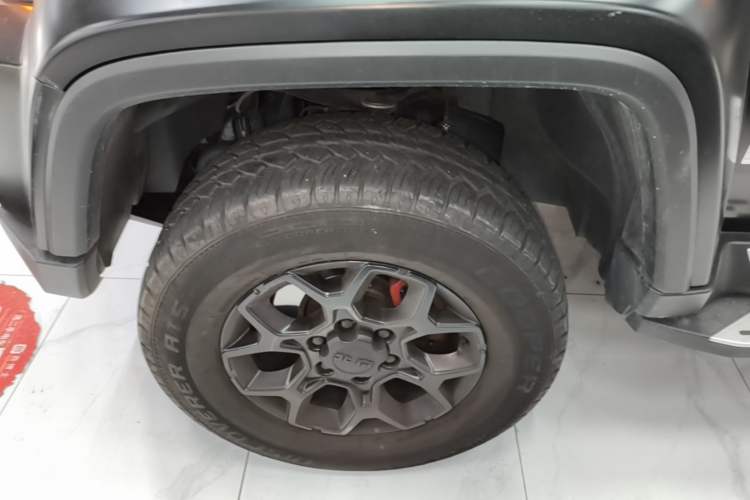 Used BAIC Off-Road BJ40 2021 2.3T Automatic Four-Wheel Drive Blade Hero Edition Supreme Version Left Front Wheel Hub