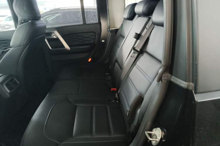Used BAIC Off-Road BJ40 2021 2.0D Automatic Four-Wheel Drive Blade Hero Edition Adventurer Type Left Rear Seat