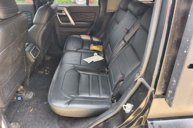 Used BAIC Off-Road BJ40 2021 2.0D Automatic Four-Wheel Drive Blade Hero Edition Adventurer Type Left Rear Seat