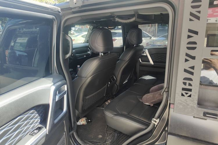 Used BAIC Off-Road BJ40 2021 2.0D Automatic Four-Wheel Drive Blade Hero Edition Adventurer Type Left Rear Seat