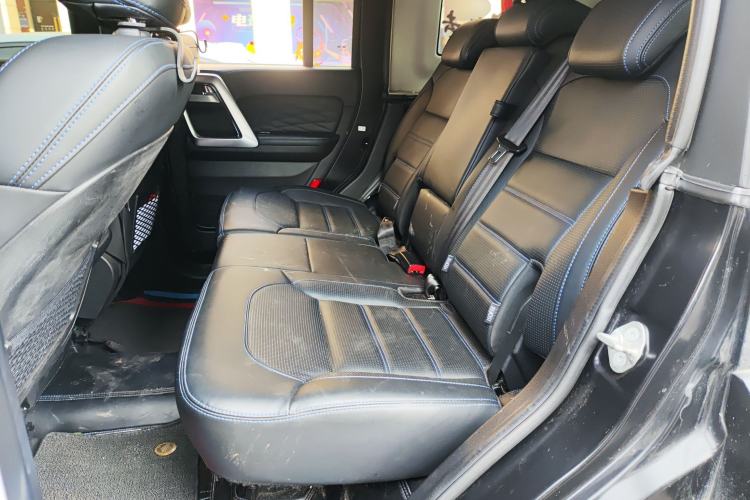 Used BAIC Off-Road BJ40 2021 2.0D Automatic Four-Wheel Drive Blade Hero Edition Adventurer Type Left Rear Seat