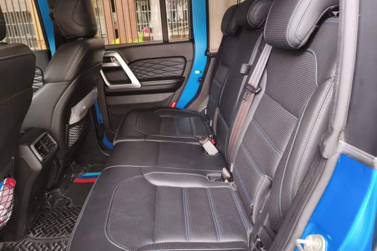 Used BAIC Off-Road BJ40 2021 2.0D Automatic Four-Wheel Drive Blade Hero Edition Adventurer Type Left Rear Seat