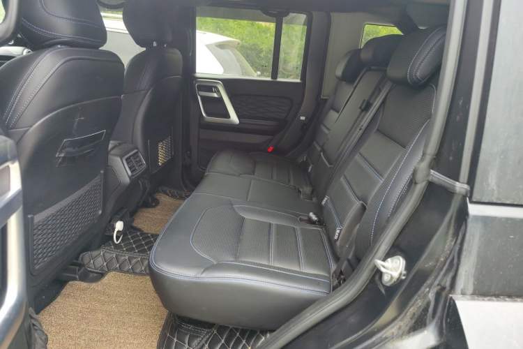 Used BAIC Off-Road BJ40 2021 2.0D Automatic Four-Wheel Drive Blade Hero Edition Adventurer Type Left Rear Seat