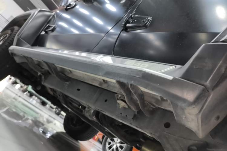 Used BAIC Off-Road BJ40 2021 2.3T Automatic Four-Wheel Drive Blade Hero Edition Supreme Version Left Side Sill