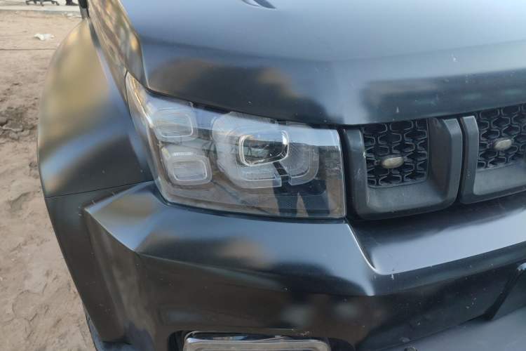 Used BAIC Off-Road BJ40 2021 2.3T Automatic Four-Wheel Drive Blade Hero Edition Supreme Version Right Front Headlight