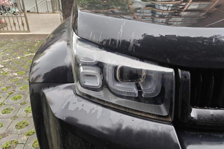 Used BAIC Off-Road BJ40 2021 2.0D Automatic Four-Wheel Drive Blade Hero Edition Adventurer Type Right Front Headlight