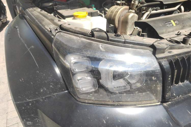 Used BAIC Off-Road BJ40 2021 2.0D Automatic Four-Wheel Drive Blade Hero Edition Adventurer Type Right Front Headlight
