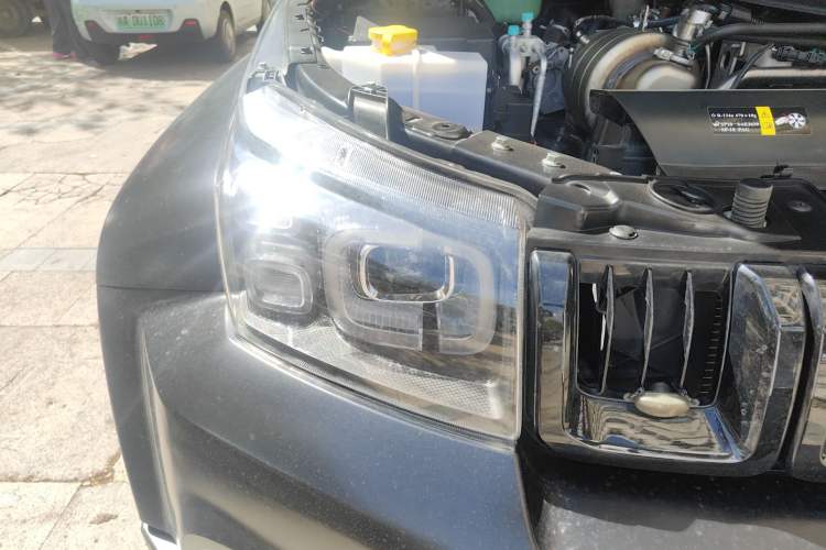 Used BAIC Off-Road BJ40 2021 2.0D Automatic Four-Wheel Drive Blade Hero Edition Adventurer Type Right Front Headlight