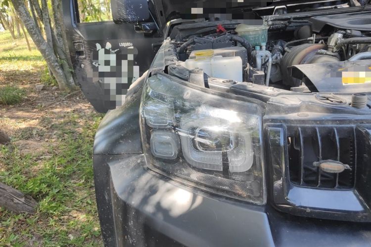 Used BAIC Off-Road BJ40 2021 2.0D Automatic Four-Wheel Drive Blade Hero Edition Adventurer Model (with Front and Rear Electronic Locks) Right Front Headlight