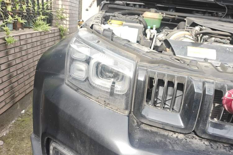 Used BAIC Off-Road BJ40 2021 2.0D Automatic Four-Wheel Drive Blade Hero Edition Adventurer Type Right Front Headlight