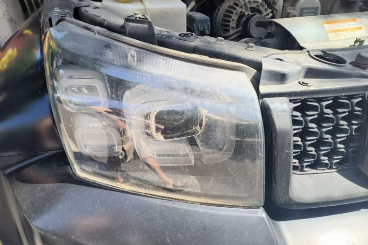 Used BAIC Off-Road BJ40 2021 2.3T Automatic Four-Wheel Drive Blade Hero Edition Supreme Version Right Front Headlight
