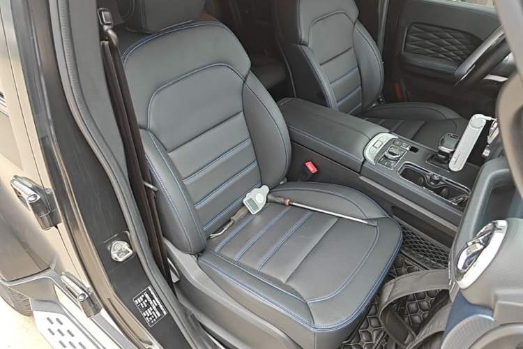 Used BAIC Off-Road BJ40 2021 2.0D Automatic Four-Wheel Drive Blade Hero Edition Adventurer Type Right Front Seat