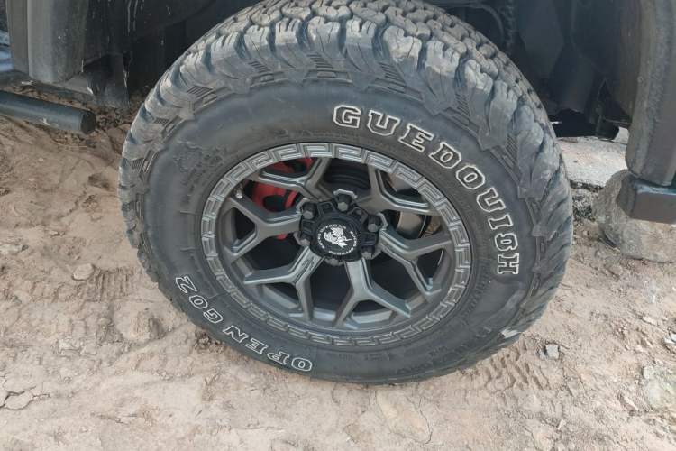 Used BAIC Off-Road BJ40 2021 2.3T Automatic Four-Wheel Drive Blade Hero Edition Supreme Version Right Front Wheel Hub