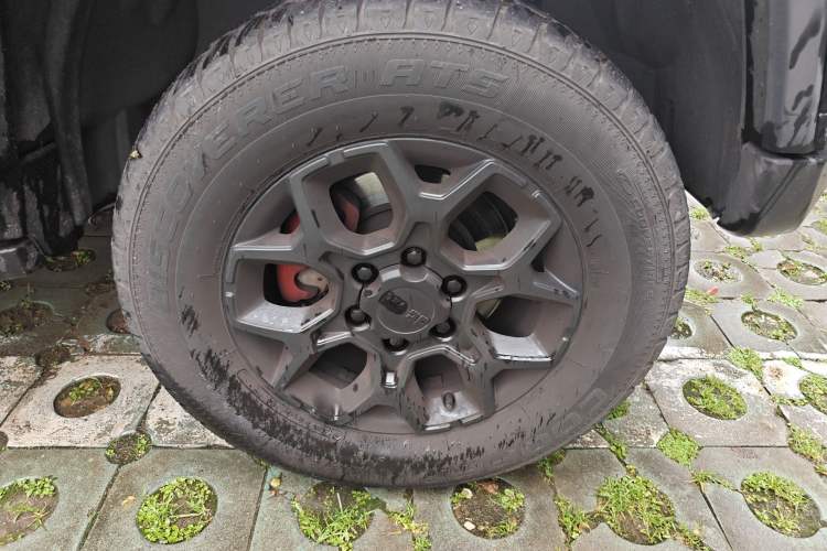 Used BAIC Off-Road BJ40 2021 2.0D Automatic Four-Wheel Drive Blade Hero Edition Adventurer Type Right Front Wheel Hub