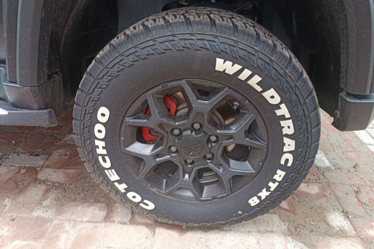 Used BAIC Off-Road BJ40 2021 2.3T Automatic Four-Wheel Drive Blade Hero Edition Supreme Version Right Front Wheel Hub