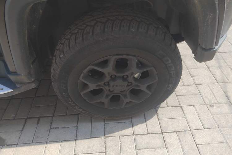 Used BAIC Off-Road BJ40 2021 2.0D Automatic Four-Wheel Drive Blade Hero Edition Adventurer Type Right Front Wheel Hub