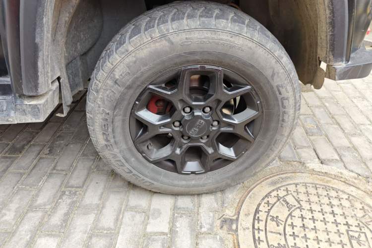Used BAIC Off-Road BJ40 2021 2.0D Automatic Four-Wheel Drive Blade Hero Edition Adventurer Model (with Front and Rear Electronic Locks) Right Front Wheel Hub