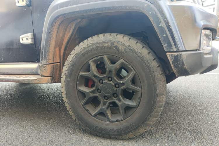 Used BAIC Off-Road BJ40 2021 2.0D Automatic Four-Wheel Drive Blade Hero Edition Adventurer Type Right Front Wheel Hub