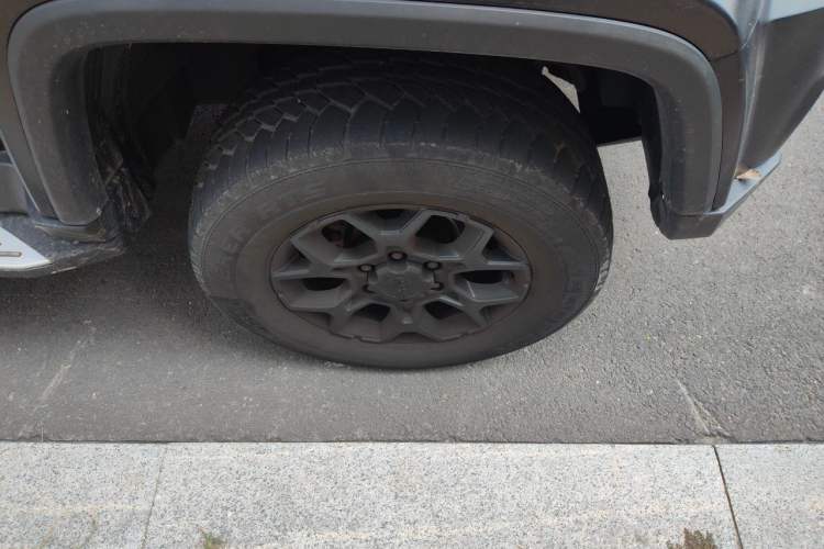 Used BAIC Off-Road BJ40 2021 2.0D Automatic Four-Wheel Drive Blade Hero Edition Adventurer Type Right Front Wheel Hub