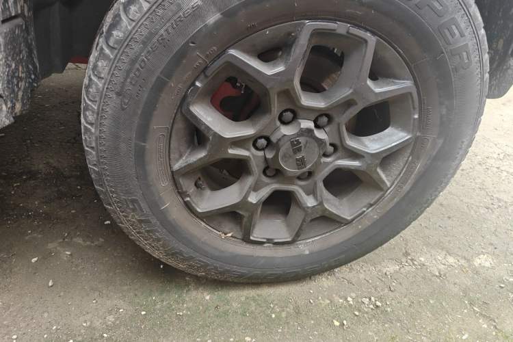 Used BAIC Off-Road BJ40 2021 2.0D Automatic Four-Wheel Drive Blade Hero Edition Adventurer Type Right Front Wheel Hub