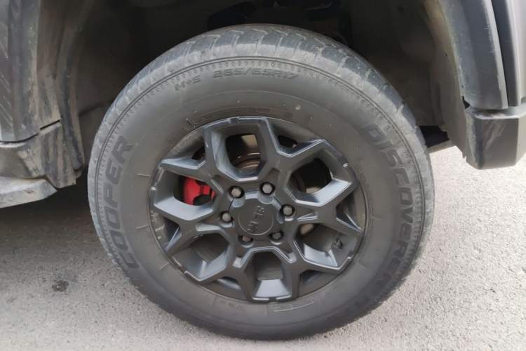 Used BAIC Off-Road BJ40 2021 2.0D Automatic Four-Wheel Drive Blade Hero Edition Adventurer Type Right Front Wheel Hub