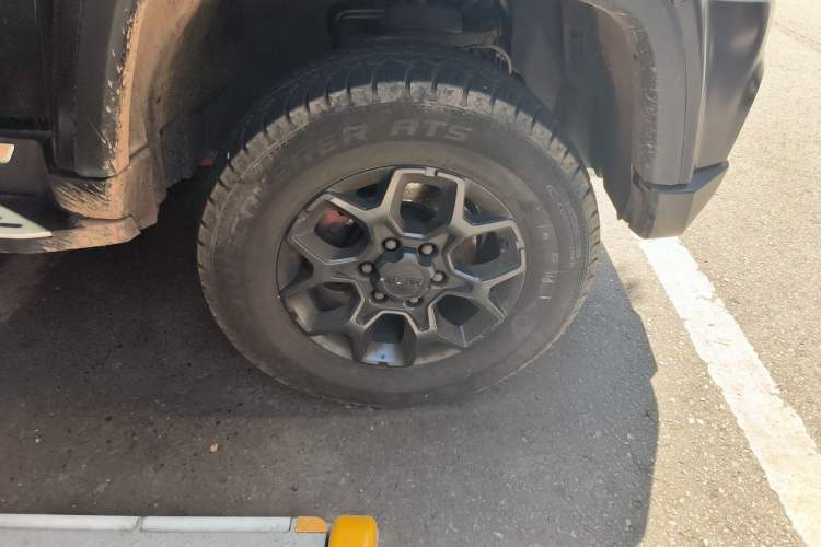 Used BAIC Off-Road BJ40 2021 2.3T Automatic Four-Wheel Drive Blade Hero Edition Supreme Version Right Front Wheel Hub