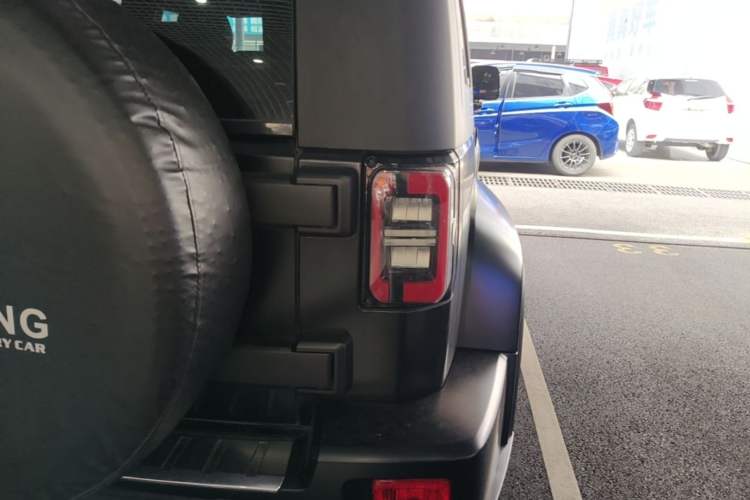 Used BAIC Off-Road BJ40 2021 2.0D Automatic Four-Wheel Drive Blade Hero Edition Adventurer Type Right Rear Taillight