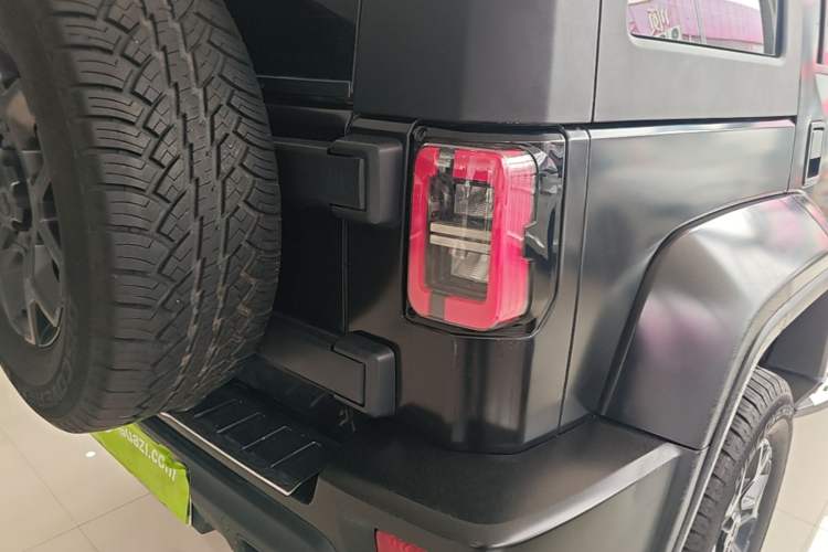 Used BAIC Off-Road BJ40 2021 2.0D Automatic Four-Wheel Drive Blade Hero Edition Adventurer Type Right Rear Taillight