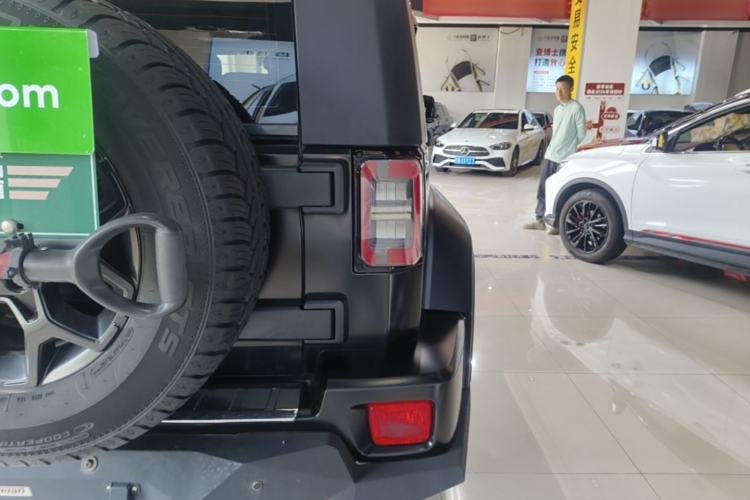 Used BAIC Off-Road BJ40 2021 2.3T Automatic Four-Wheel Drive Blade Hero Edition Supreme Version Right Rear Taillight