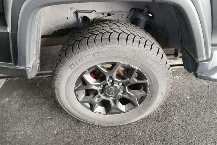 Used BAIC Off-Road BJ40 2021 2.0D Automatic Four-Wheel Drive Blade Hero Edition Adventurer Type Right Rear Wheel Hub