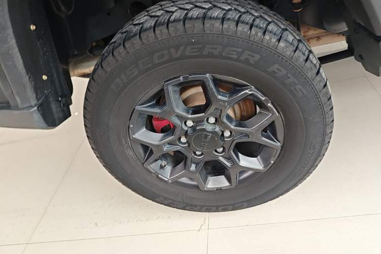 Used BAIC Off-Road BJ40 2021 2.0D Automatic Four-Wheel Drive Blade Hero Edition Adventurer Type Right Rear Wheel Hub