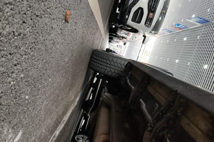 Used BAIC Off-Road BJ40 2021 2.0D Automatic Four-Wheel Drive Blade Hero Edition Adventurer Type Right Side Sill