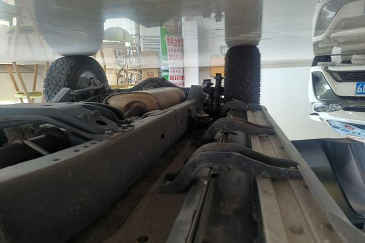 Used BAIC Off-Road BJ40 2021 2.3T Automatic Four-Wheel Drive Blade Hero Edition Supreme Version Right Side Sill