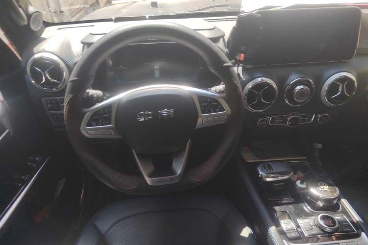 Used BAIC Off-Road BJ40 2021 2.0D Automatic Four-Wheel Drive Blade Hero Edition Adventurer Type Steering Wheel