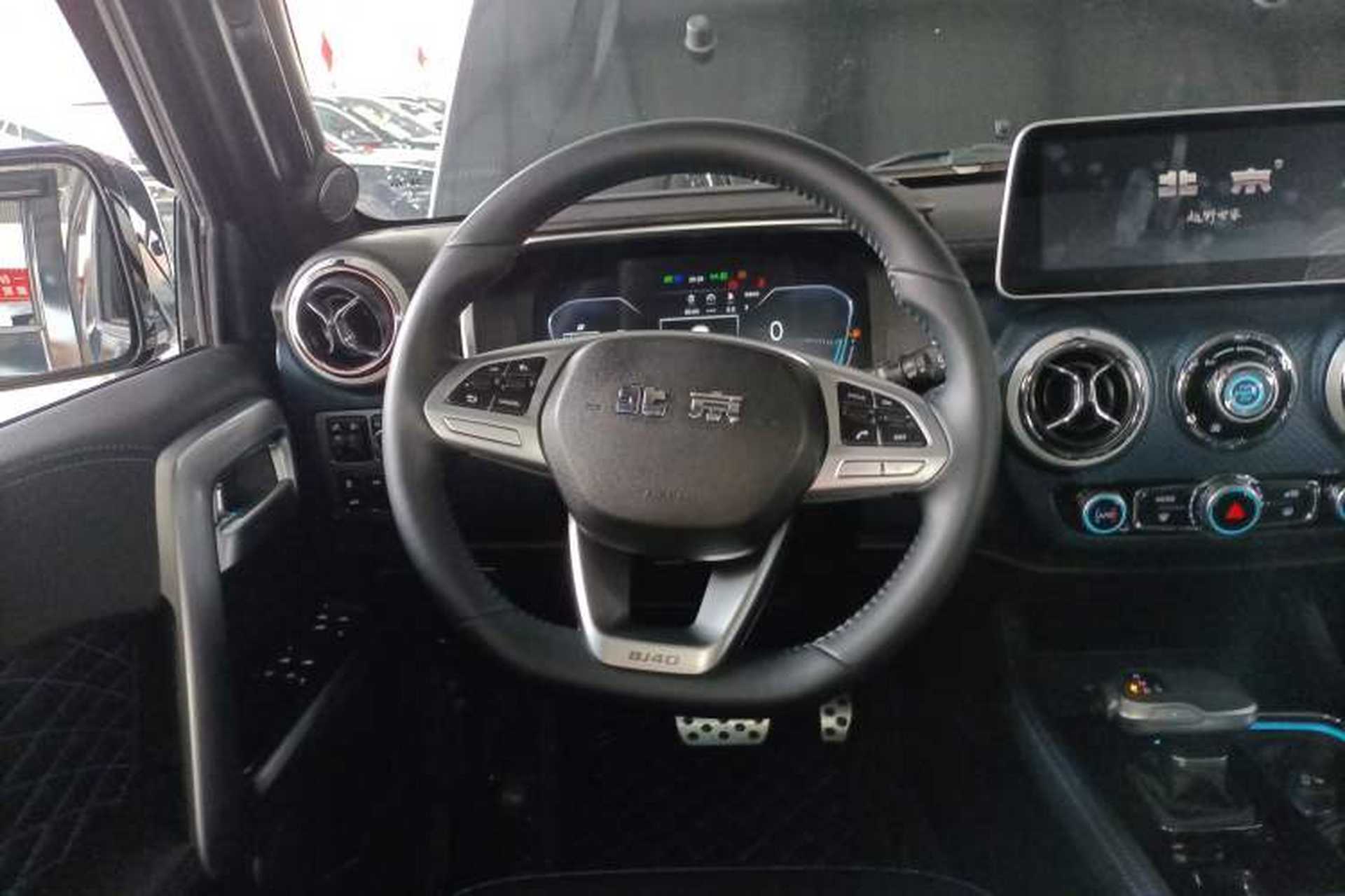 Used BAIC Off-Road BJ40 2021 2.0D Automatic Four-Wheel Drive Blade Hero Edition Adventurer Type Steering Wheel